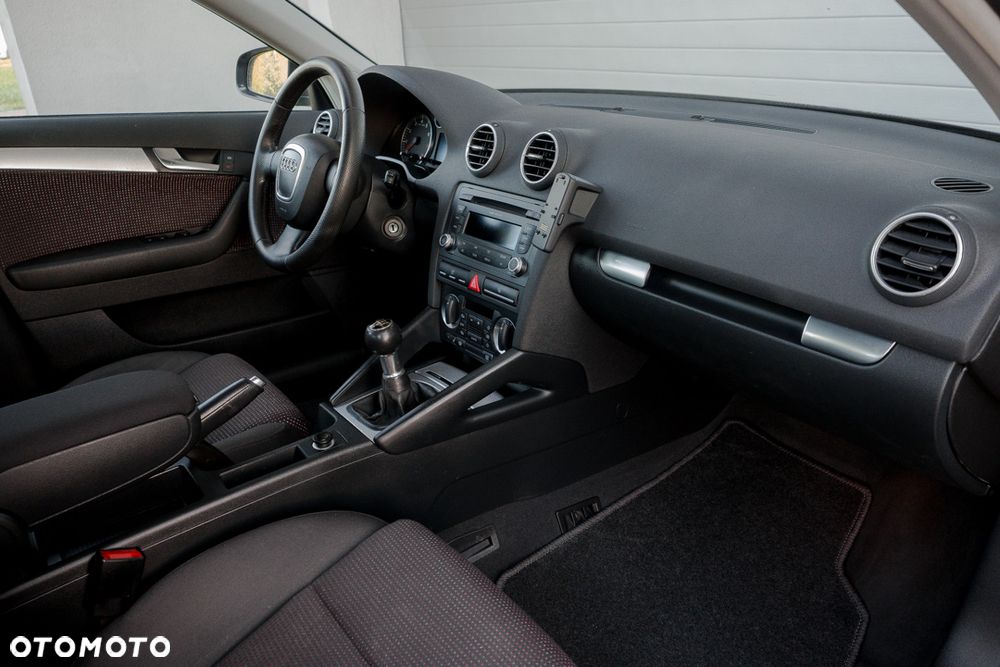 Audi A3 Sportback 1.6 Attraction - 22