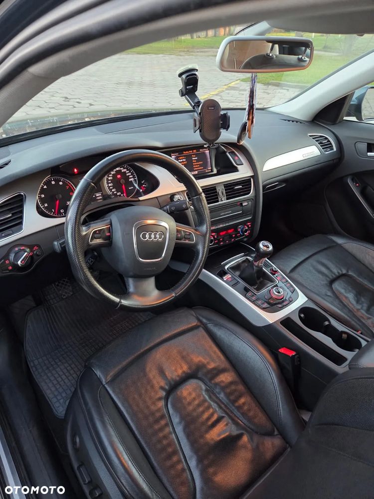 Audi A4 Limousine - 36