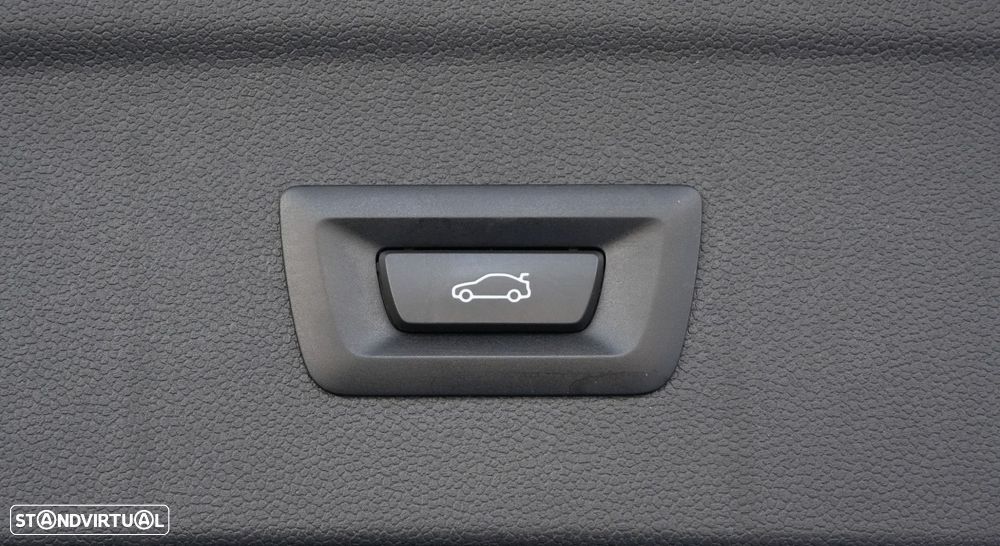 BMW iX xDrive 40 Pack Desportivo - 29