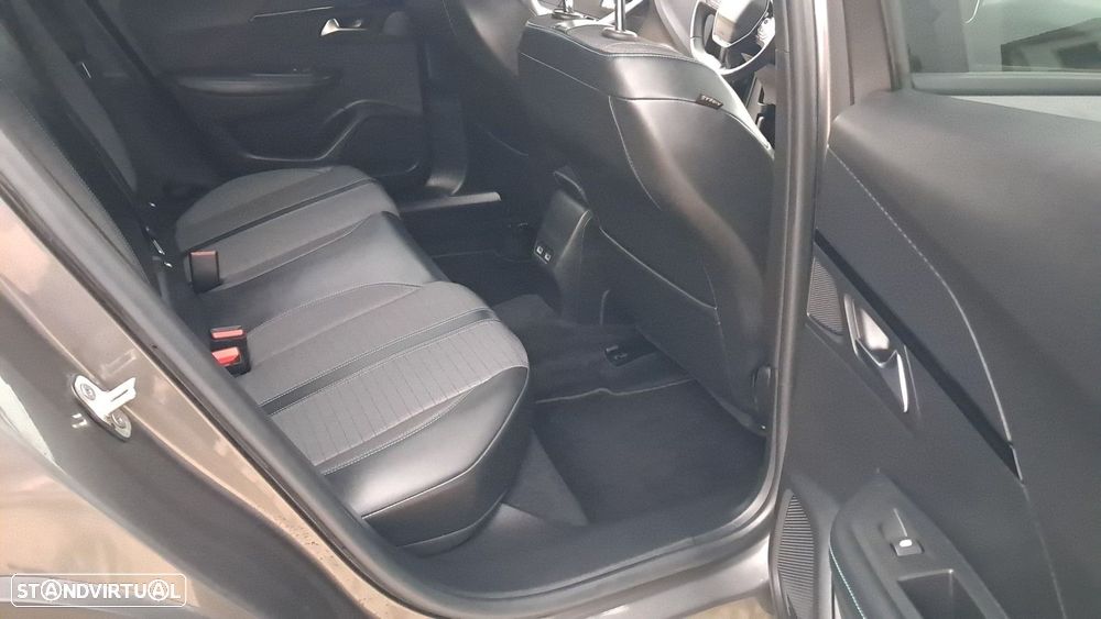 Peugeot 2008 PureTech 130 Allure Pack - 31