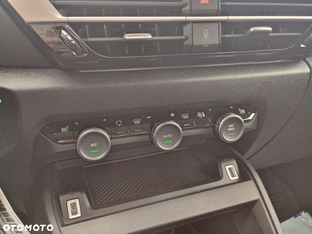 Citroën C4X 1.2 PureTech Plus S&S EAT8 - 22
