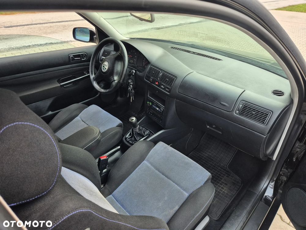 Volkswagen Golf 1.6 - 11