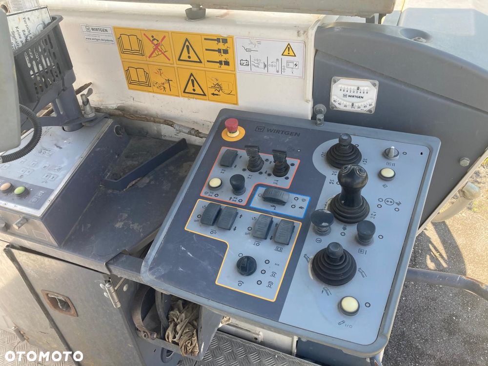 Wirtgen W 220 - 10