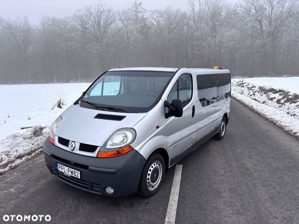 Renault Trafic Passenger - 1