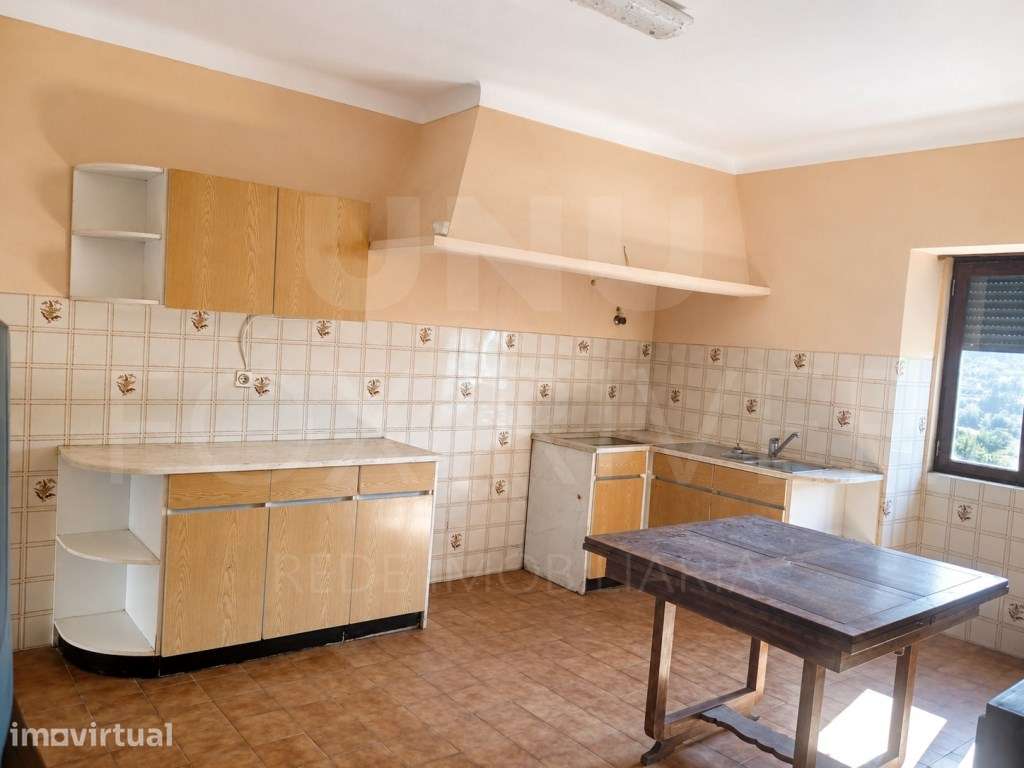 Moradia T3 com amplo terreno e anexos em Fontoura - Valença - Grande imagem: 3/16