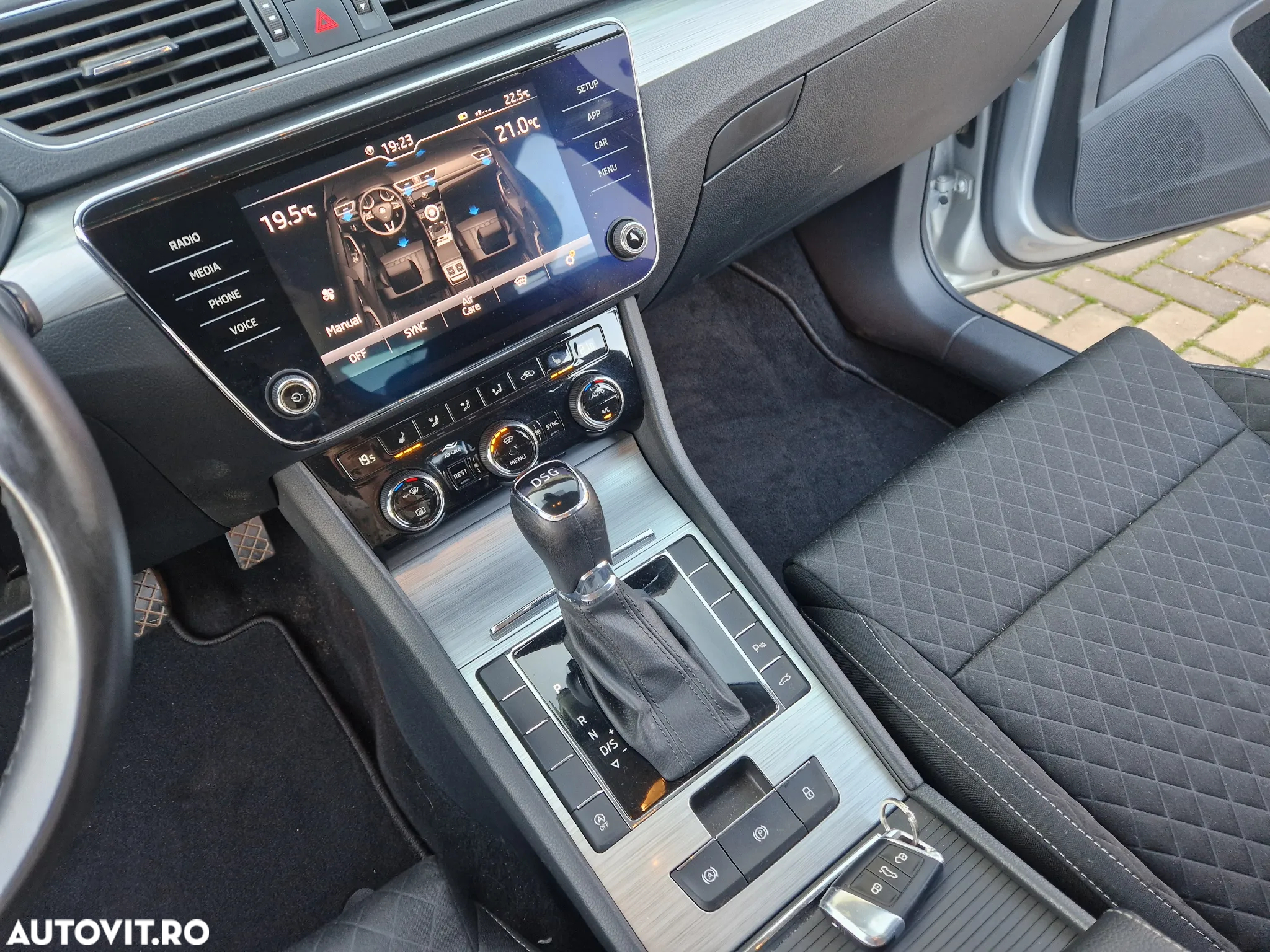 Skoda Superb 2.0 TDI DSG Ambition - 12