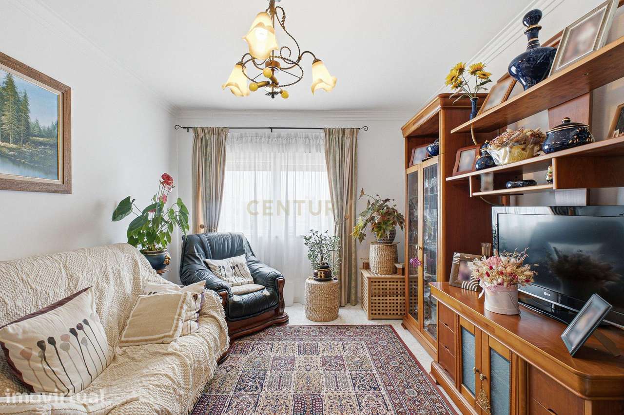Apartamento T3 com Enorme Potencial de Remodelação na Moita - Grande imagem: 2/24
