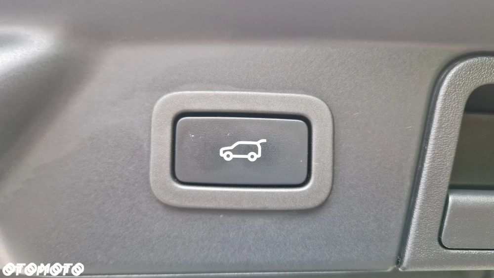 Land Rover Range Rover Velar P400e - 28