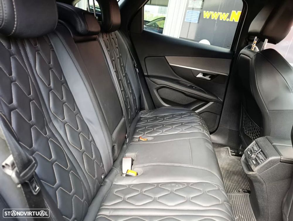Peugeot 3008 1.6 Hybrid4 GT e-EAT8 - 17