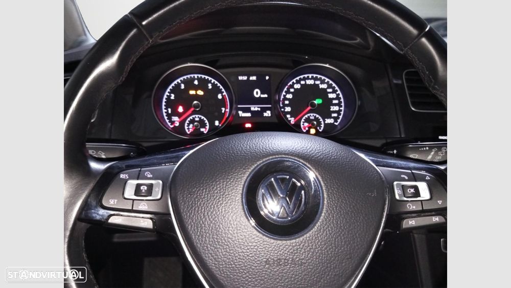 VW Golf 1.0 TSI Confortline DSG - 11