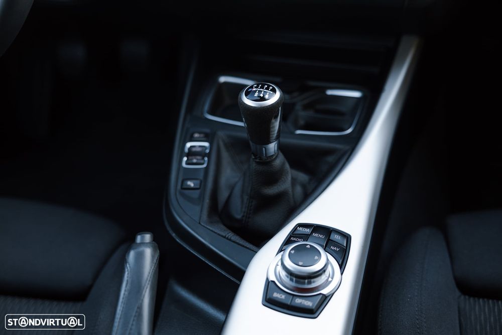 BMW 118 - 18