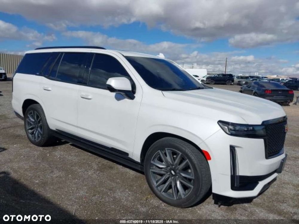 Cadillac Escalade - 3