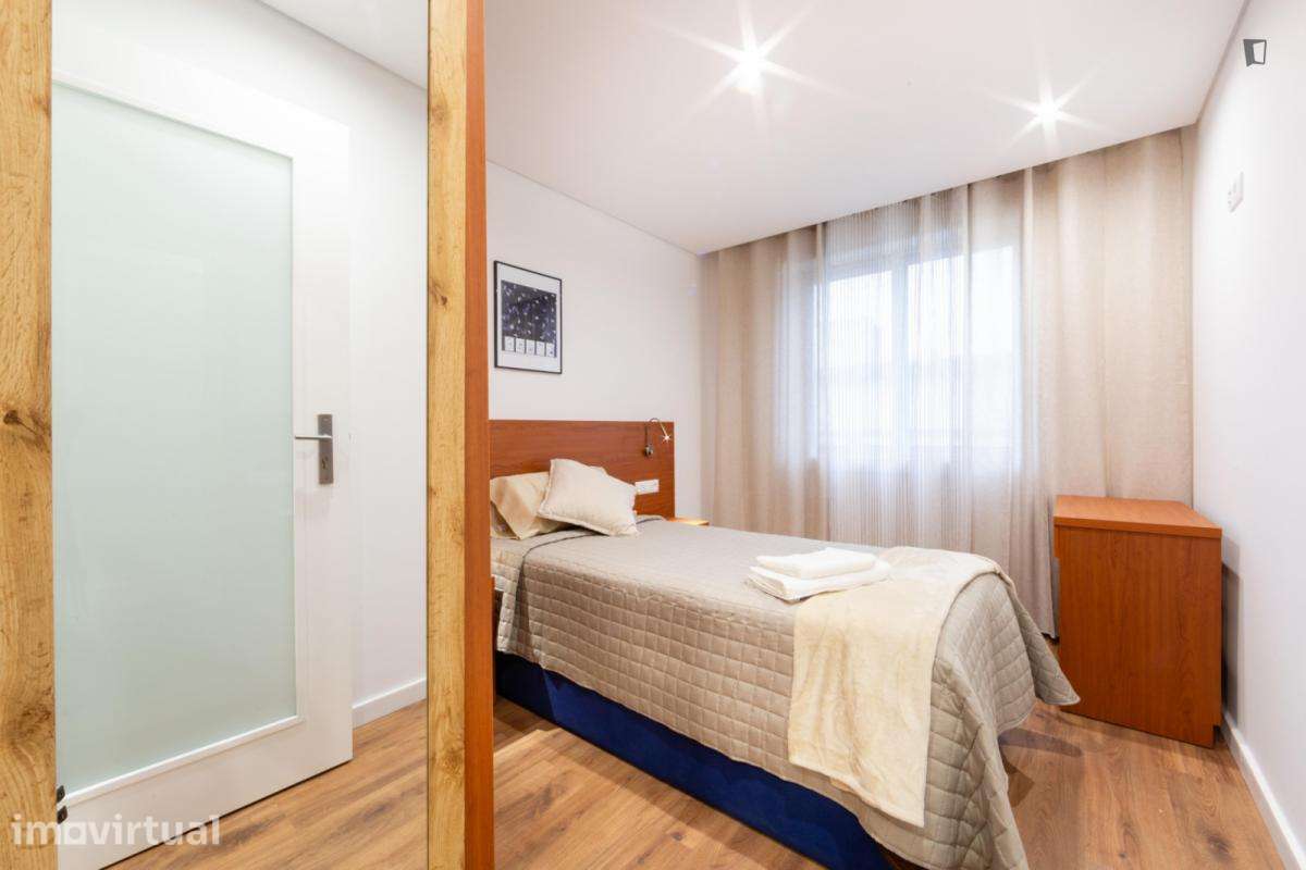 Quarto - localizado em Maia Porto - Grande imagem: 2/24