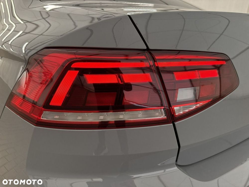 Volkswagen Passat - 30