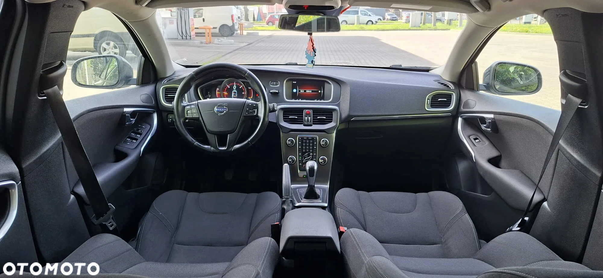 Volvo V40 D4 Drive-E Momentum - 11