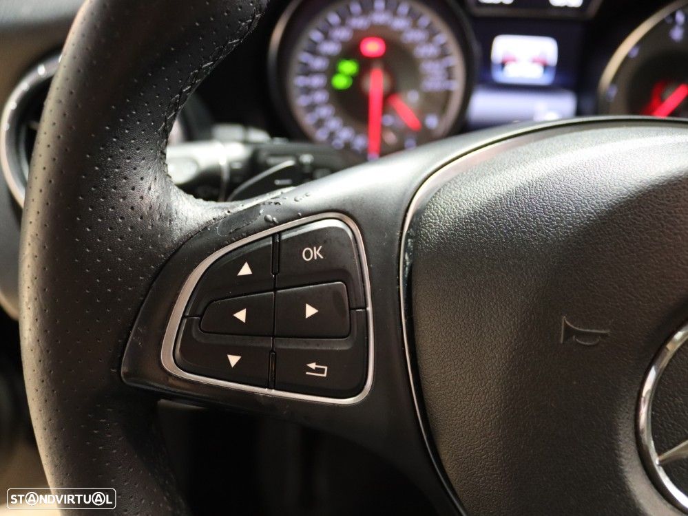 Mercedes-Benz CLA 180 d Shooting Brake Urban Aut. - 20