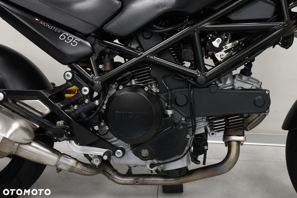 Ducati Monster - 23