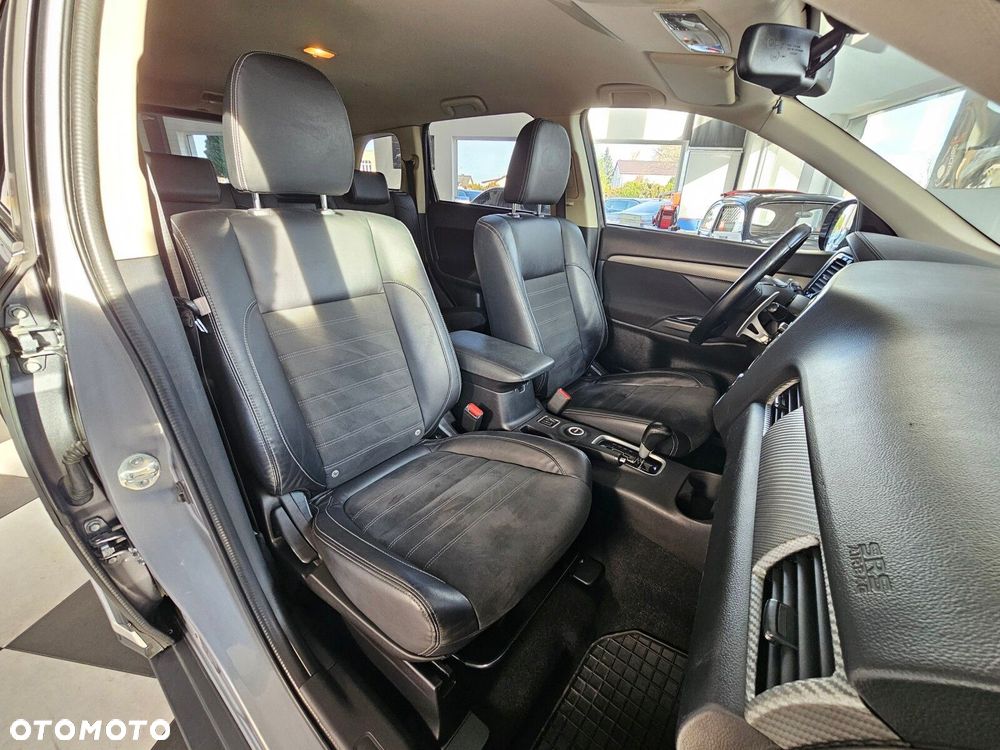 Mitsubishi Outlander - 20
