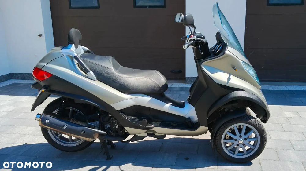 Piaggio MP-3 - 3