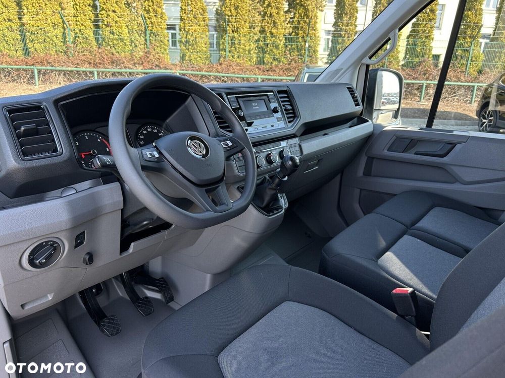 Volkswagen Crafter Crafter 35 Podwozie z pojedynczą kabiną silnik: 2,0 l TDI EURO VI-e SCR 103 kW / skrzynia biegów: Przedni napęd manualna 6-biegowa rozstaw osi: 4490 mm - 9