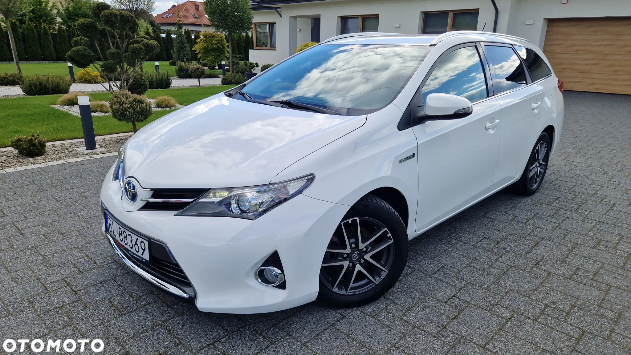 Toyota Auris 1.8 VVT-i Hybrid Automatik Touring Sports Design Edition - 29