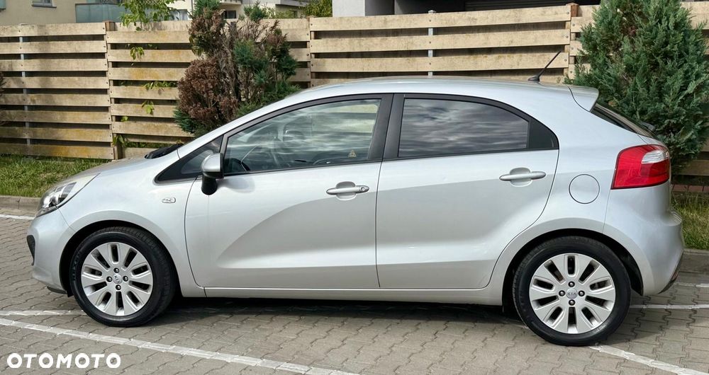 Kia Rio 1.4 Dream Team Edition - 11