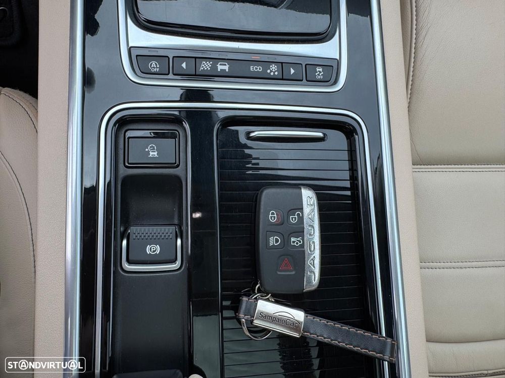 Jaguar XE 2.0 D R-Sport Aut. - 23