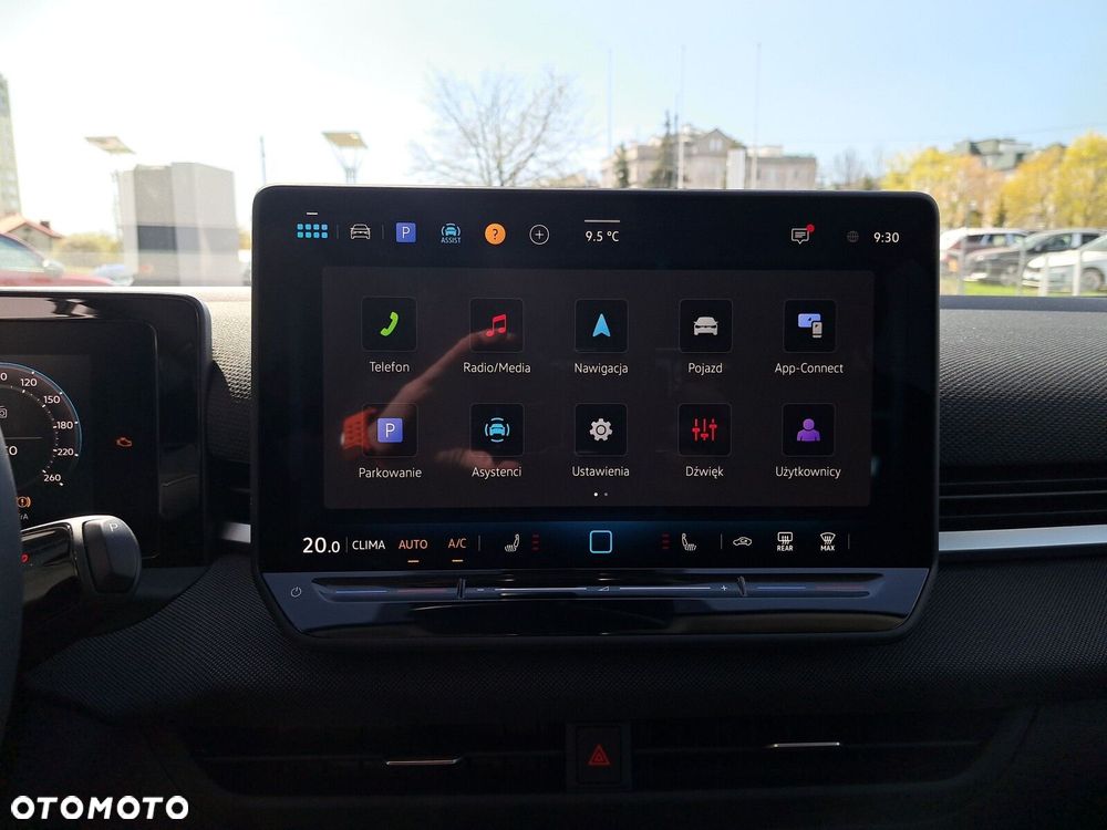 Volkswagen T-Roc 1.5 eTSI Life DSG - 26