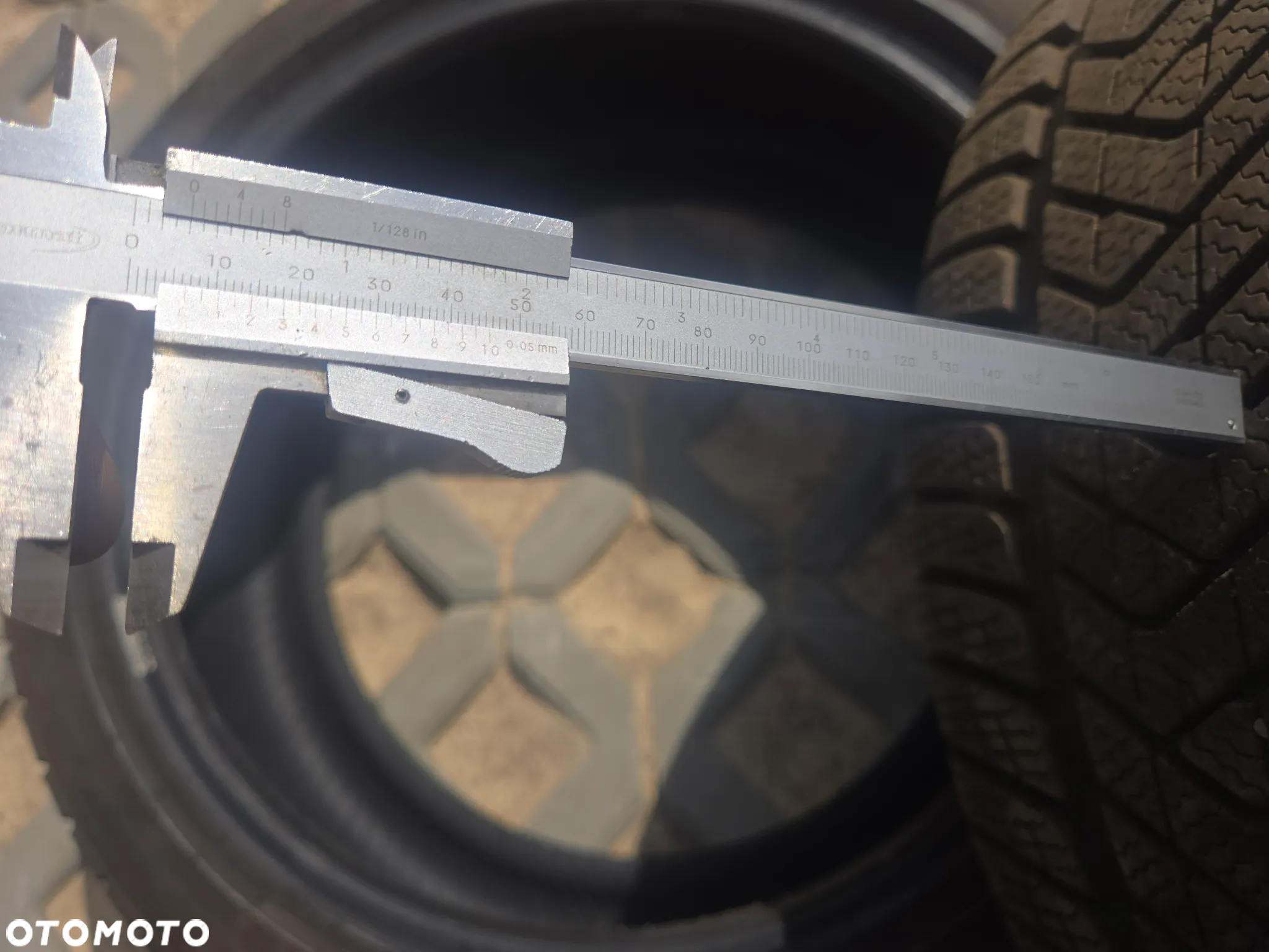 OPONY PIRELLI SOTTOZERO 245 40 18 - 6