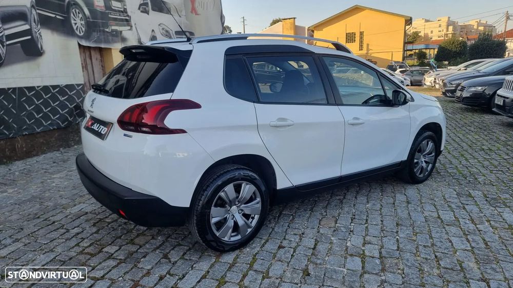 Peugeot 2008 1.2 PureTech Style - 4