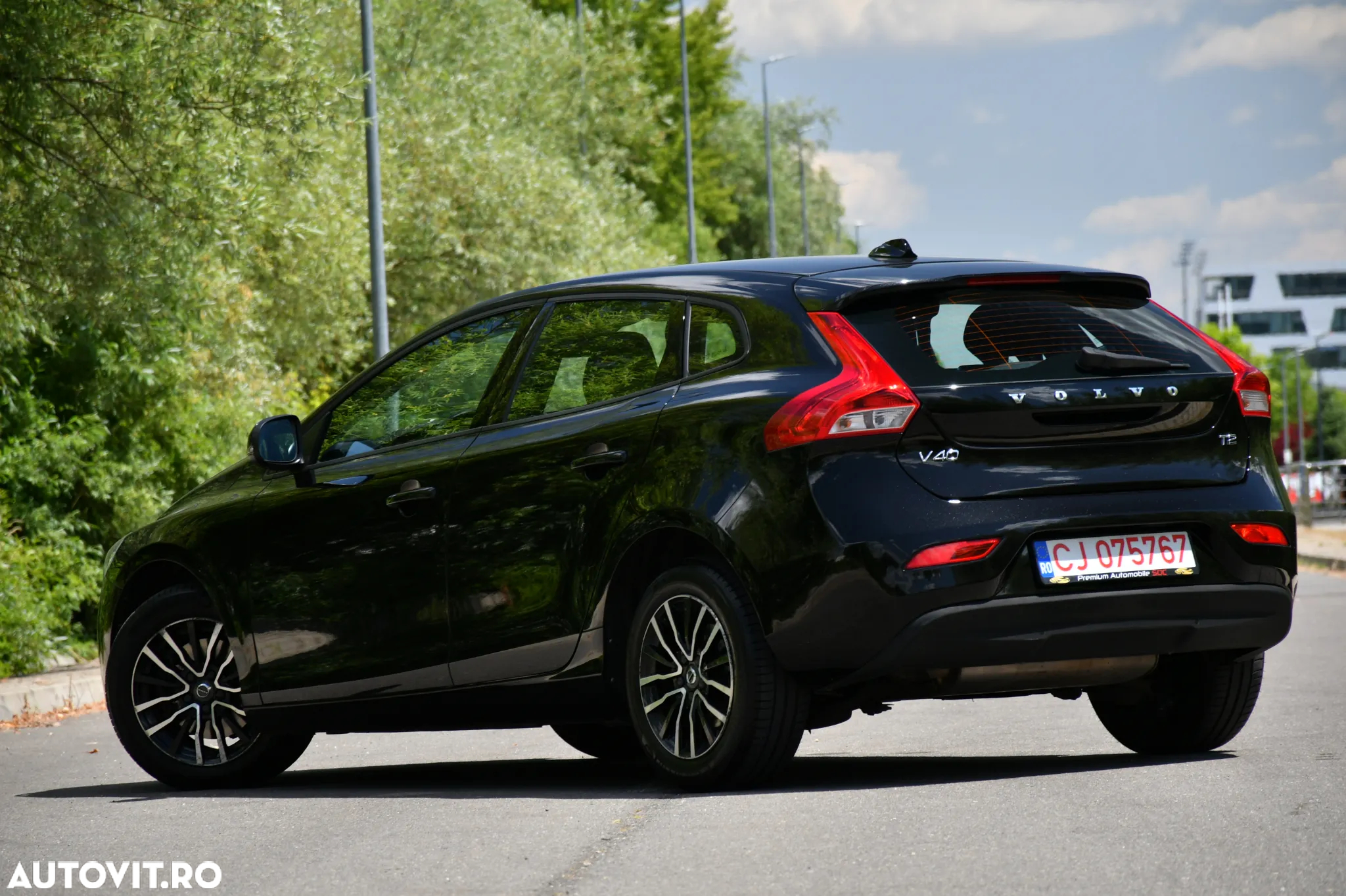 Volvo V40 T2 Summum - 17