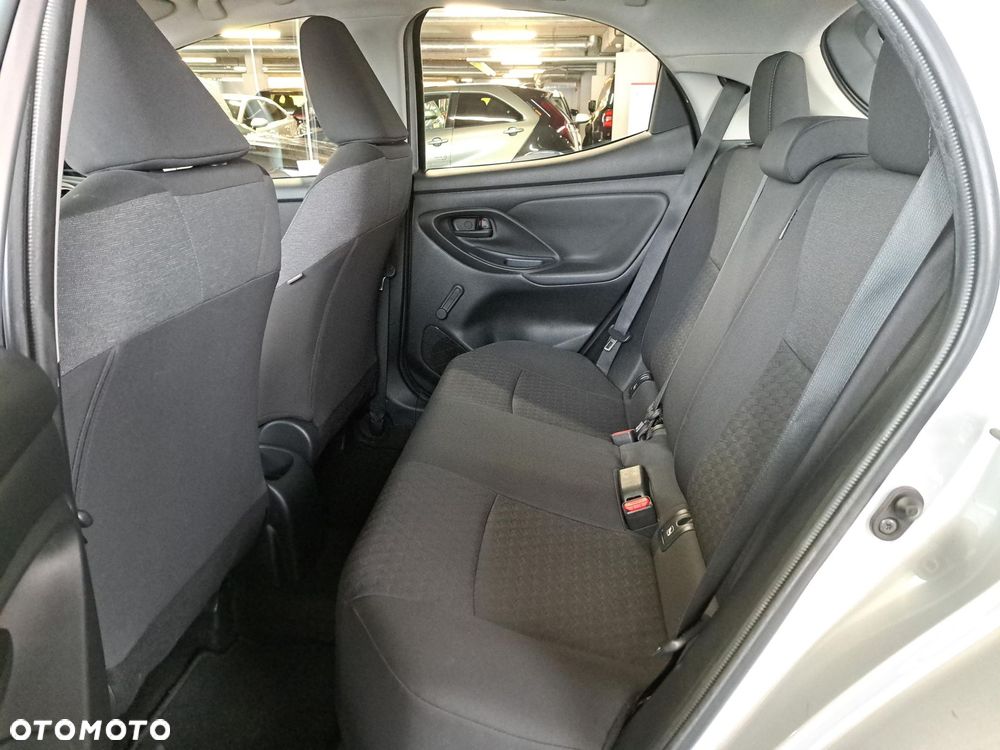 Toyota Yaris - 12