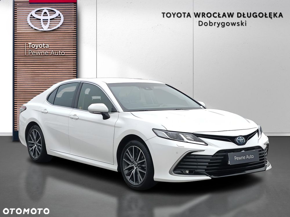 Toyota Camry 2.5 Hybrid Prestige CVT, 2022