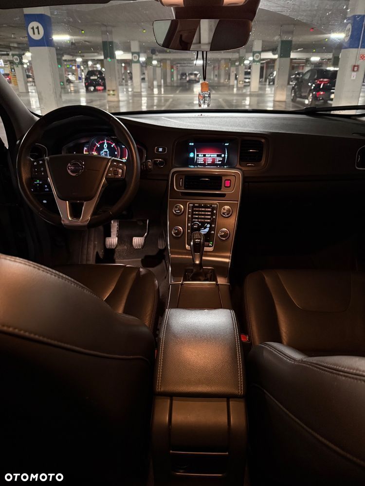 Volvo V60 D3 Drive-E Momentum - 10