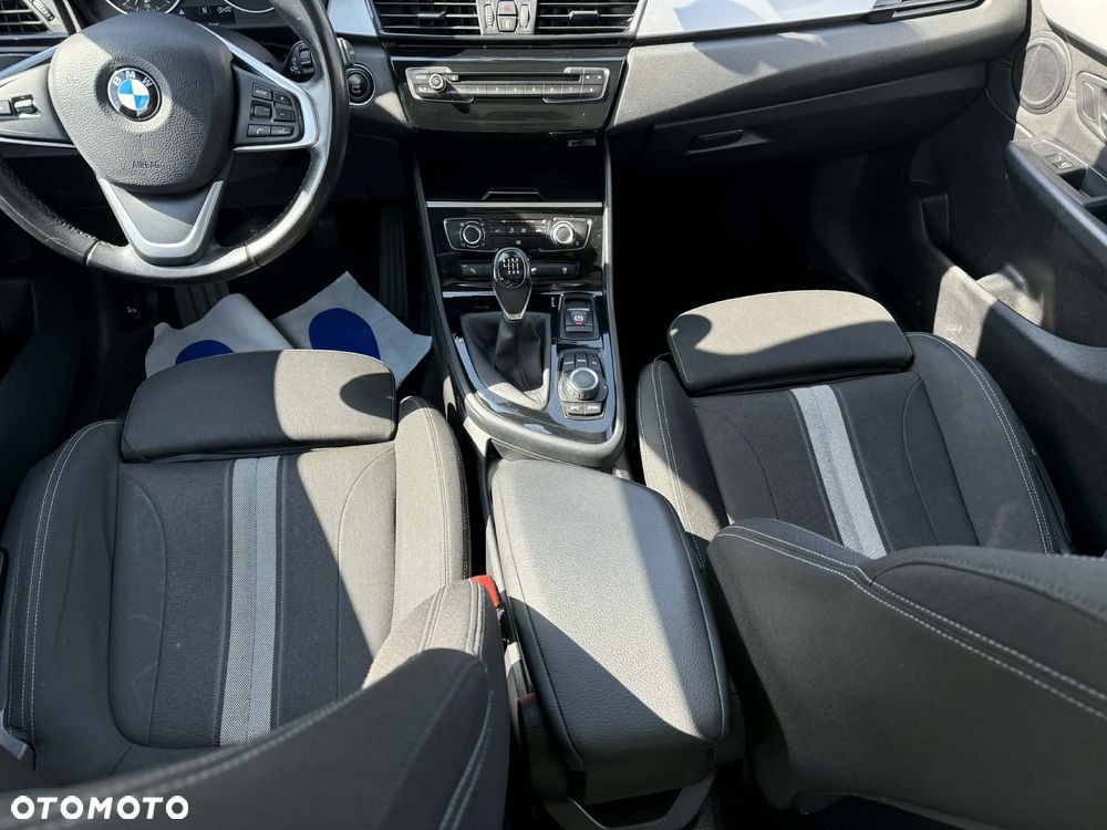 BMW Seria 2 218i - 8