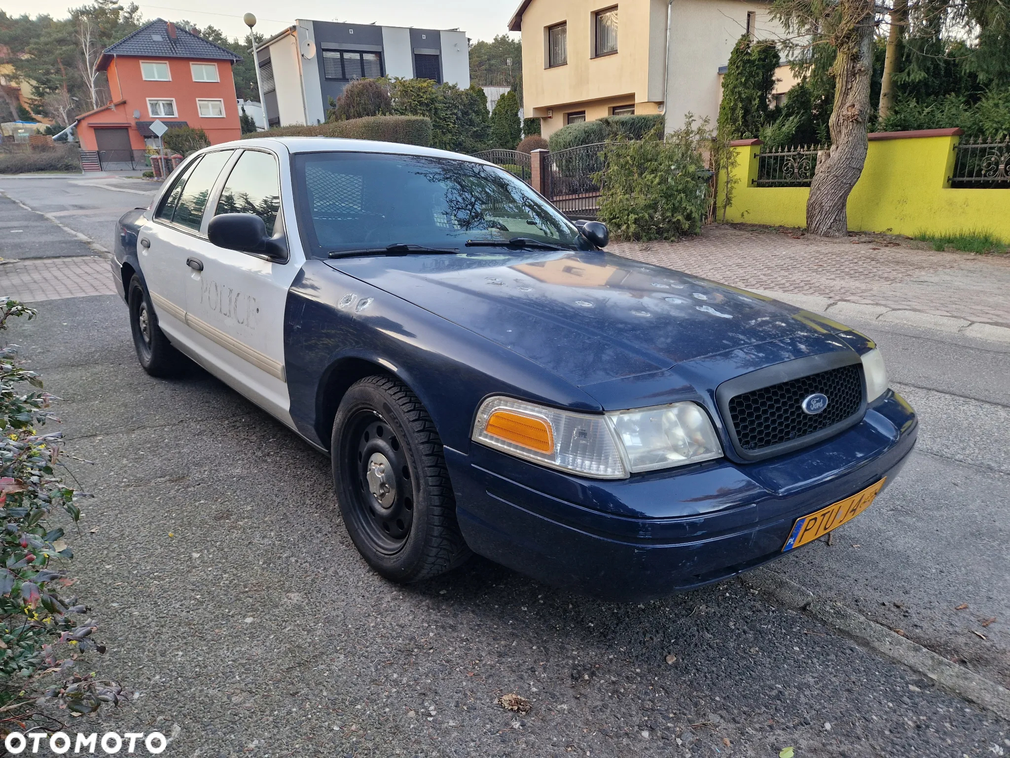 Ford Crown - 24