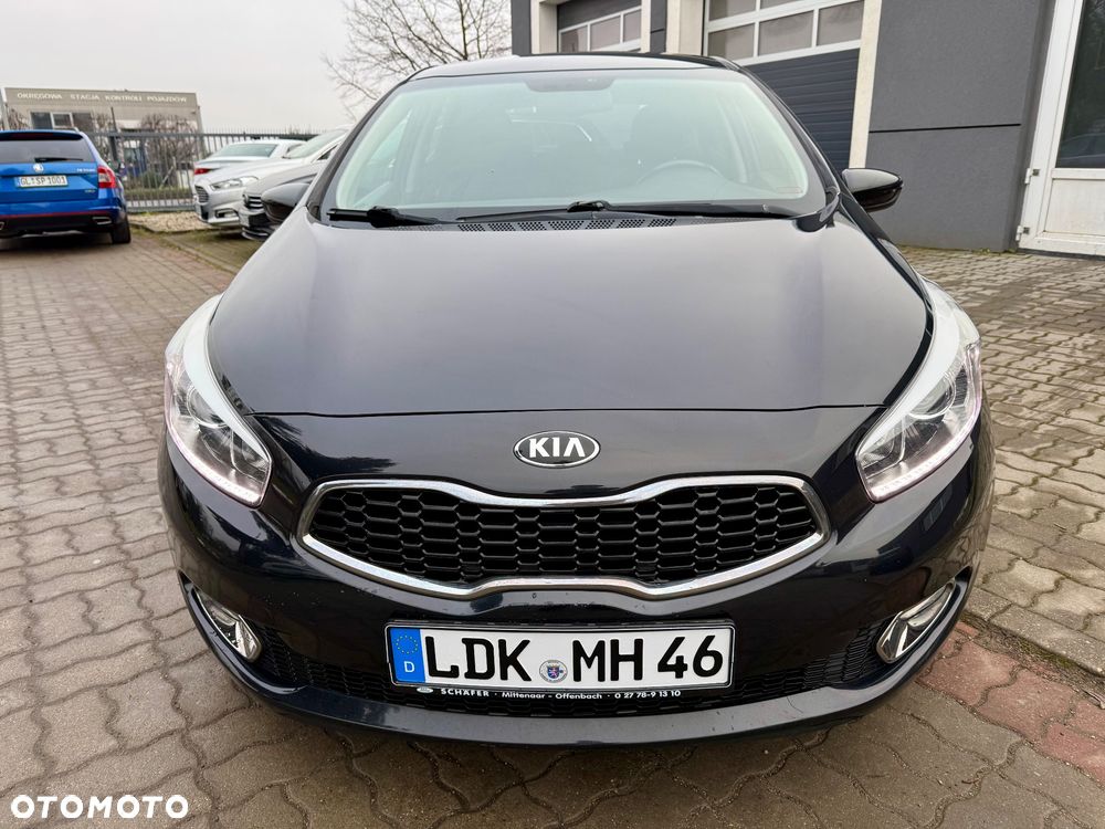 Kia Ceed 1.6 GDI Dream Team Edition - 3