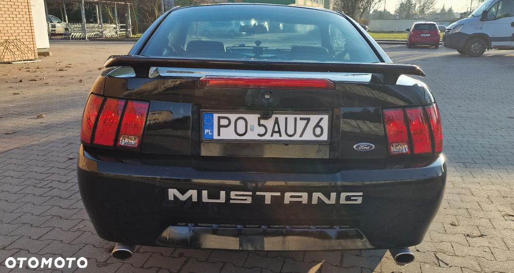 Ford Mustang - 4