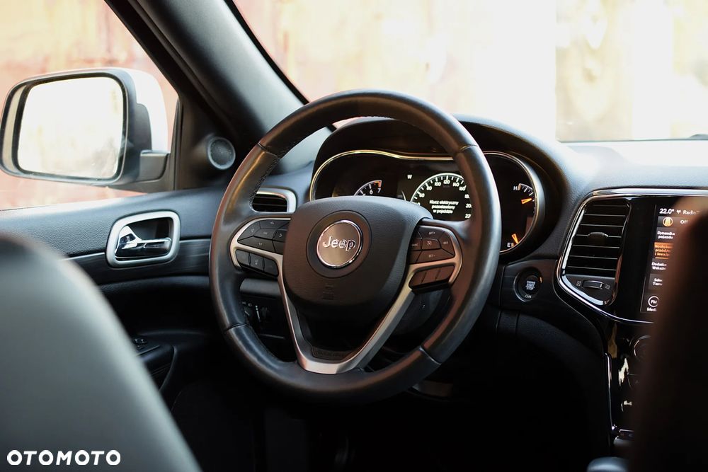 Jeep Grand Cherokee - 19