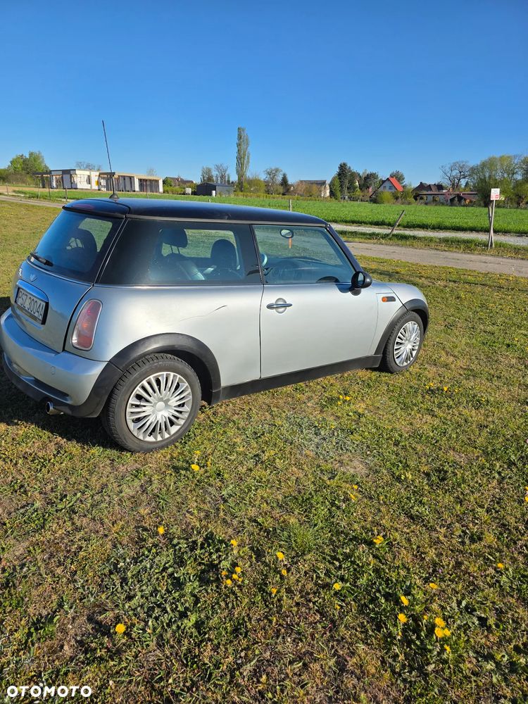 MINI Cooper Standard - 2