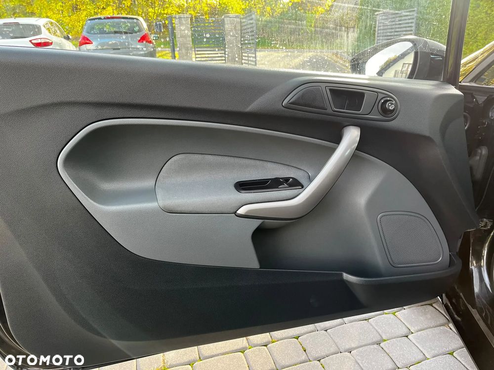 Ford Fiesta - 9
