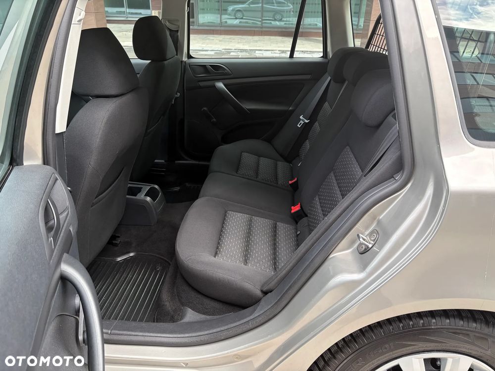 Skoda Octavia 1.6 Ambiente EU5 - 17