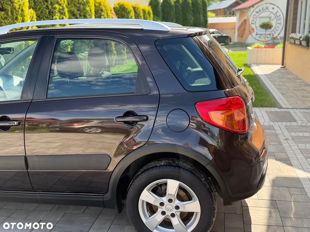 Suzuki SX4 1.6 VVT 4x4 Comfort - 34
