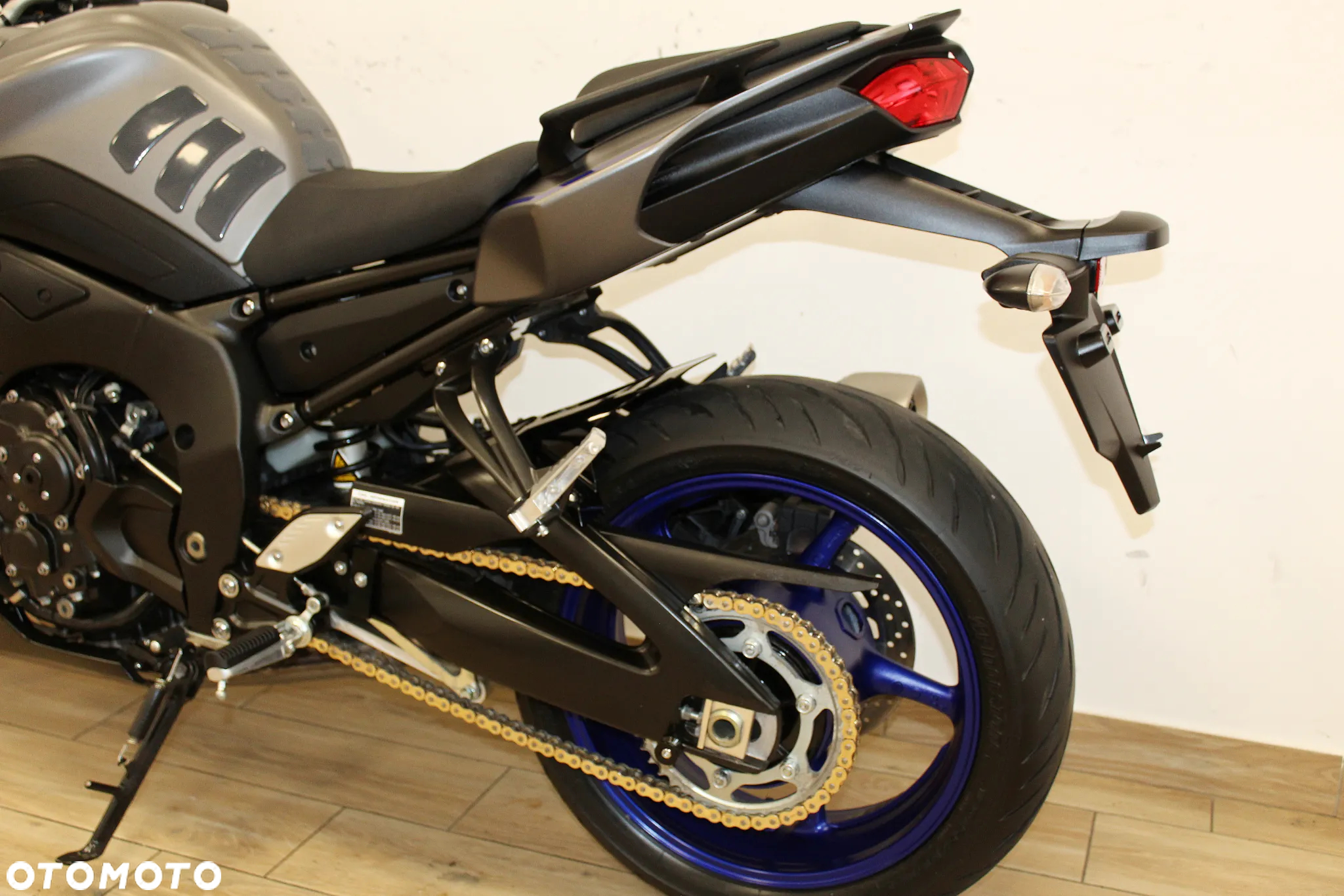 Yamaha FZ - 16
