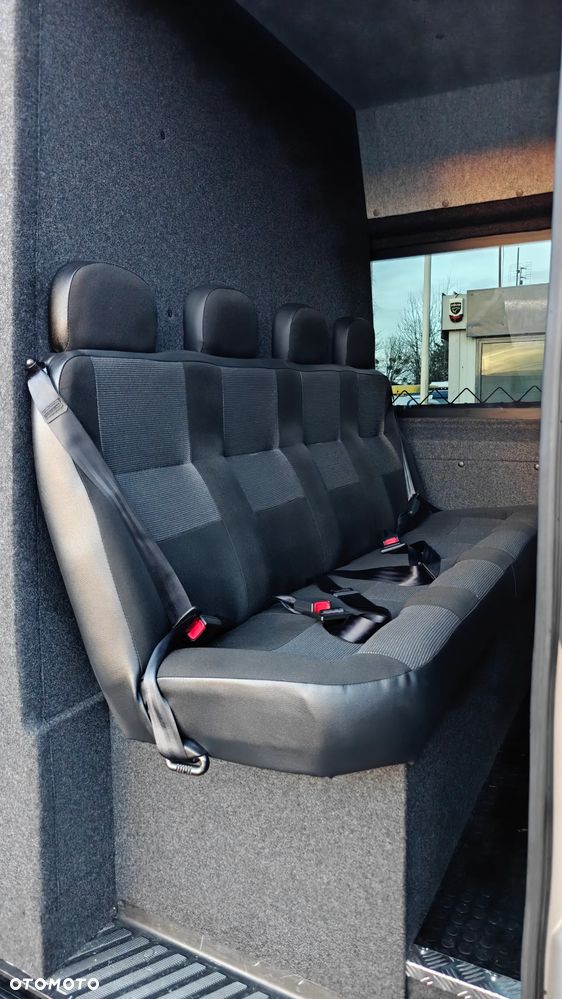 Volkswagen Crafter   brygadówka 7osób - 12