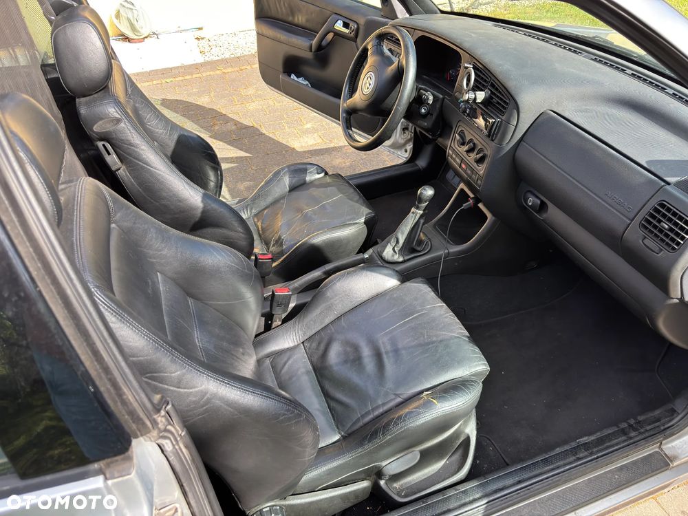 Volkswagen Golf Cabrio 2.0 - 10