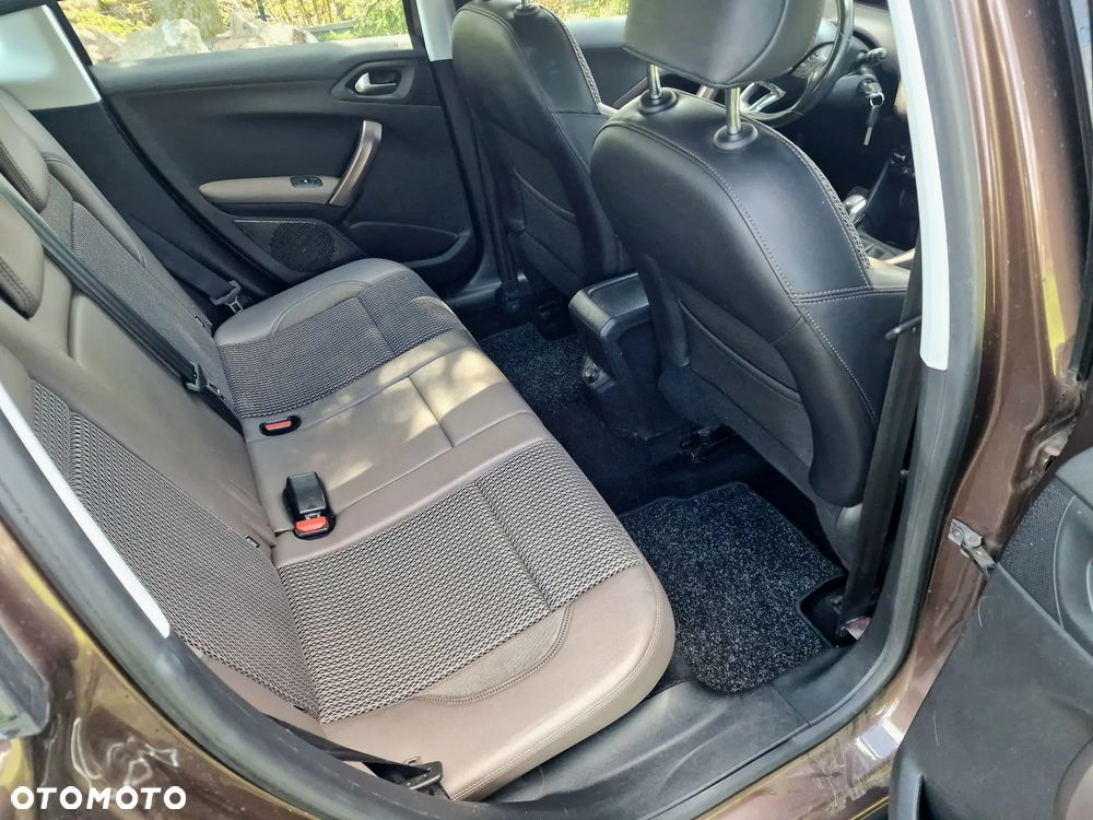 Peugeot 2008 120 VTI Allure - 16