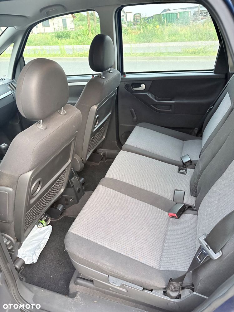 Opel Meriva 1.6 16V Essentia - 13