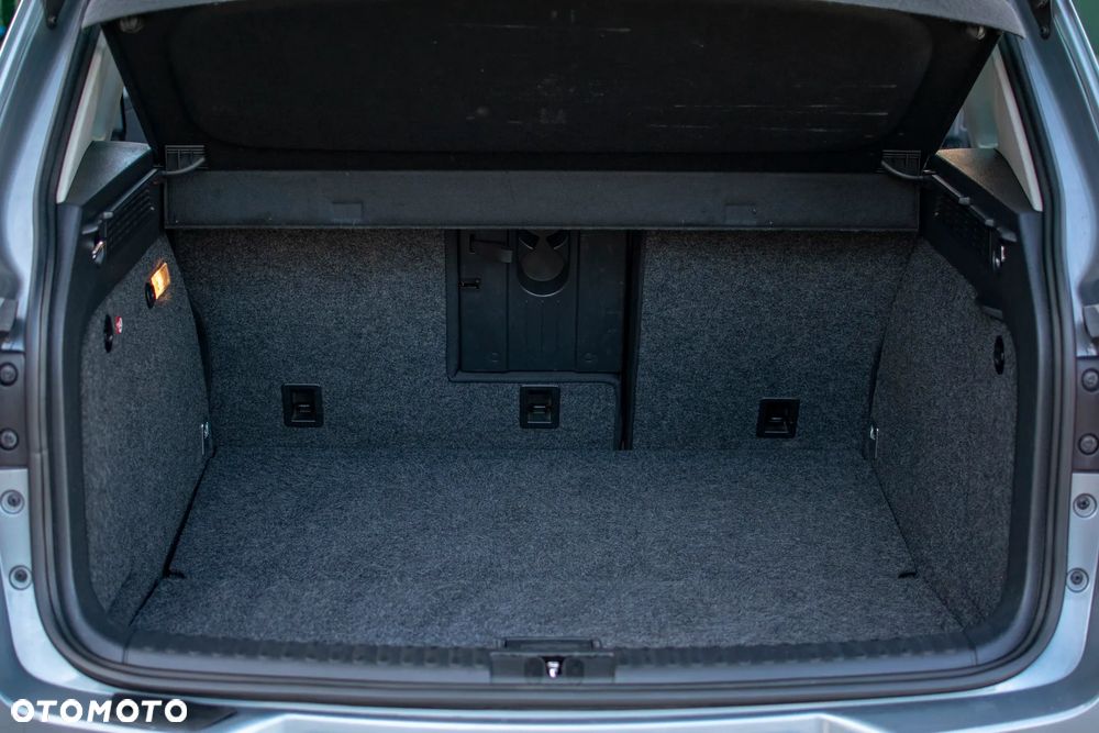 Volkswagen Tiguan - 11