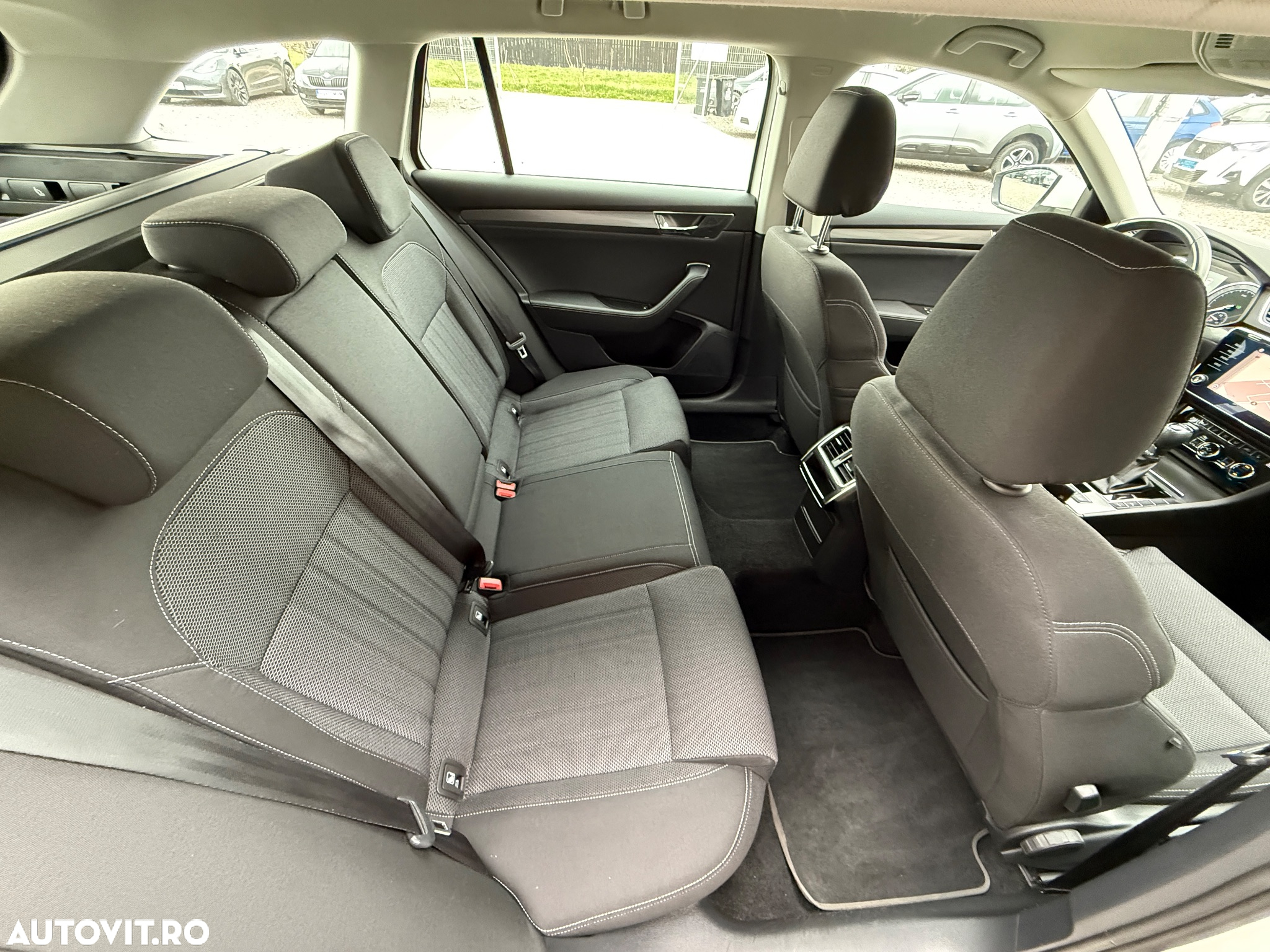 Skoda Superb 2.0 TDI DSG Style - 22